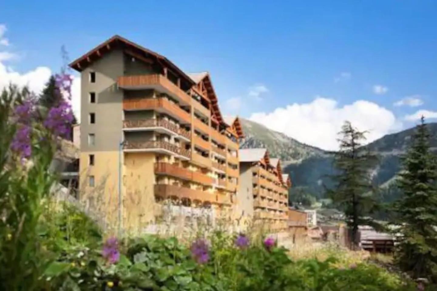 Centre Station Luxueux 2 Pieces, Vue Panoramique Plein Sud, Terrasse, Parking Prestations Haut De Gamme, Spa, Piscine, Jacuzzi, Hammam Apartment *